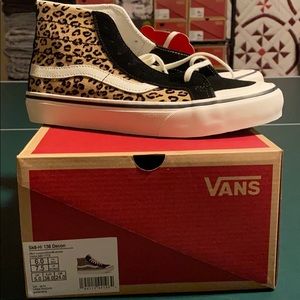 Vans leopard sk8-hi women’s 7.5